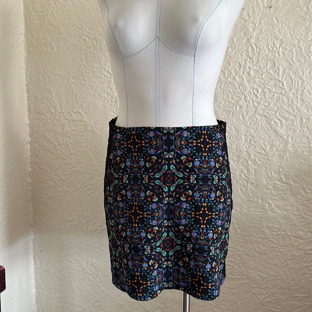 Zara Black Blue Green Red Floral Embroidered Crochet Sides Mini Skirt Medium
